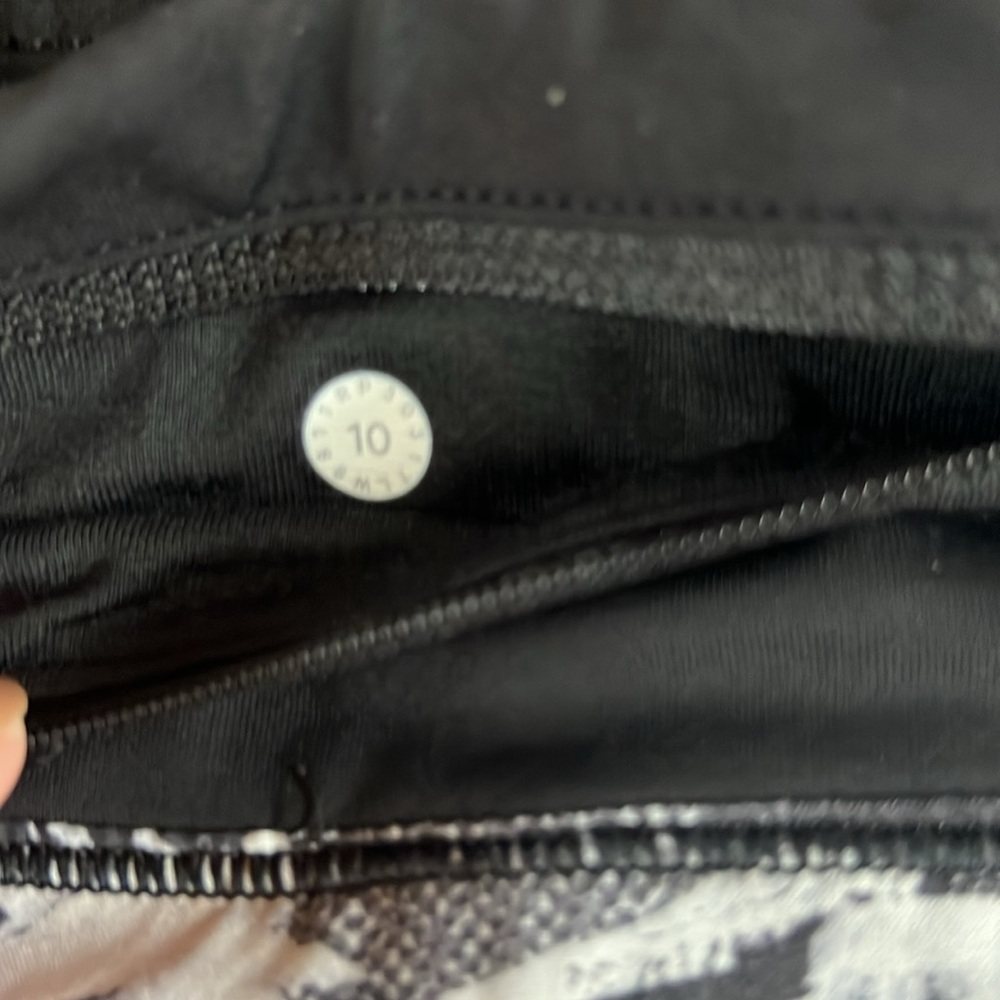 Lululemon Skort - Picture 3 of 5